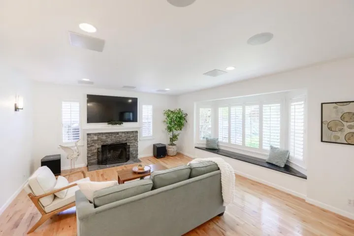 240 Bobs Lane, Scotts Valley, California 95066