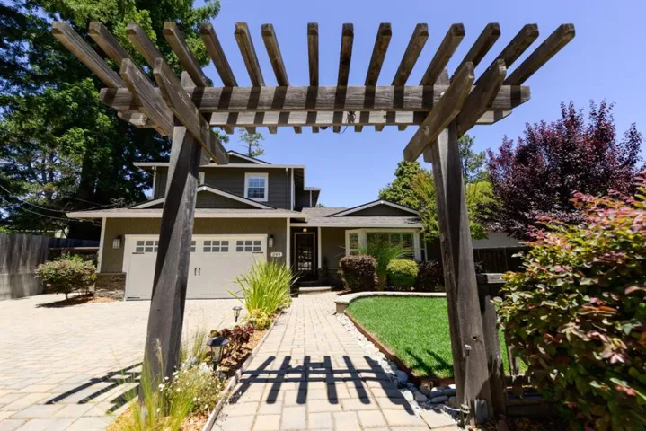 240 Bobs Lane, Scotts Valley, California 95066