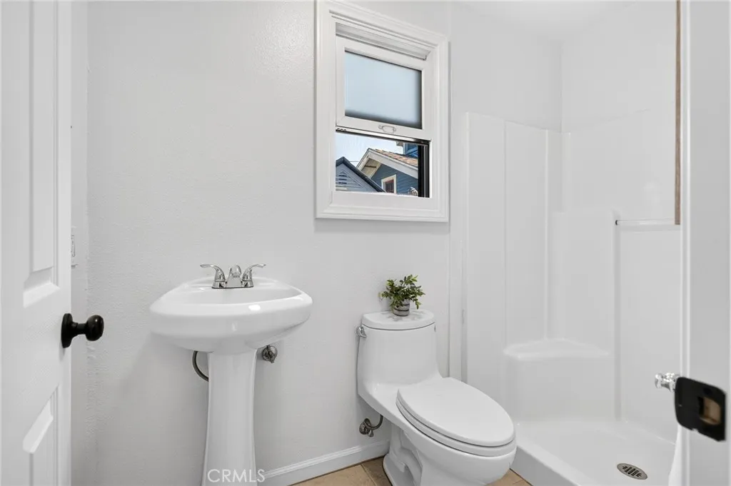 Updated Bathroom (2/2)