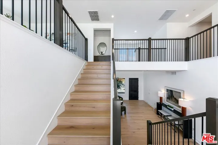 22810 Seaqua Circle, Chatsworth, California 91311
