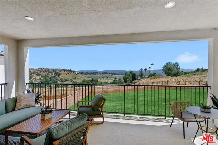 22810 Seaqua Circle, Chatsworth, California 91311
