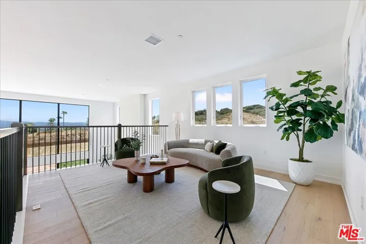 22810 Seaqua Circle, Chatsworth, California 91311