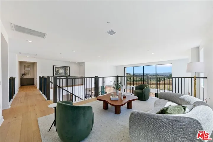 22810 Seaqua Circle, Chatsworth, California 91311