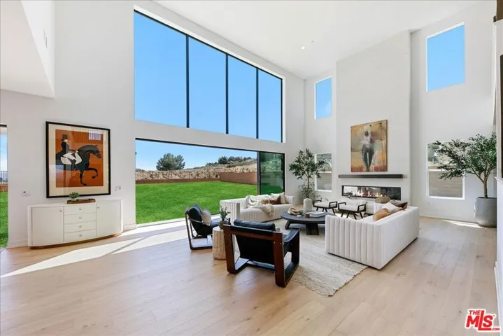 22810 Seaqua Circle, Chatsworth, California 91311
