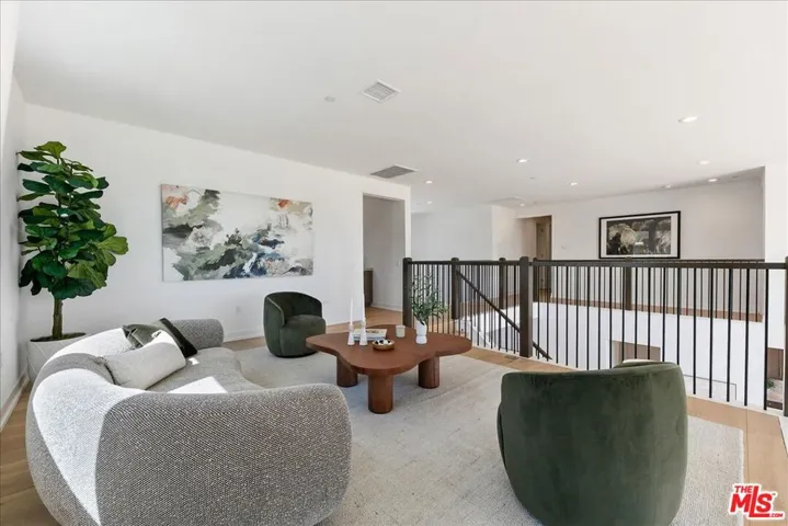 22810 Seaqua Circle, Chatsworth, California 91311