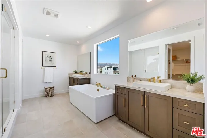 22810 Seaqua Circle, Chatsworth, California 91311