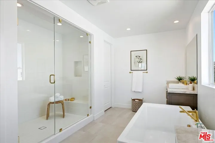 22810 Seaqua Circle, Chatsworth, California 91311