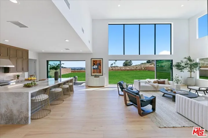 22810 Seaqua Circle, Chatsworth, California 91311