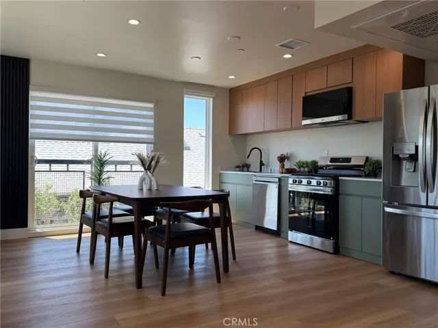 1575 W 35th, Los Angeles, California 90018