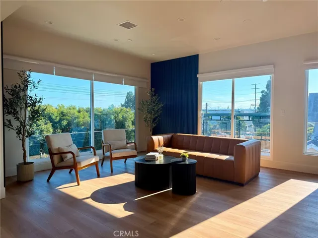 1575 W 35th, Los Angeles, California 90018