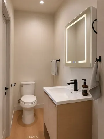 1575 W 35th, Los Angeles, California 90018