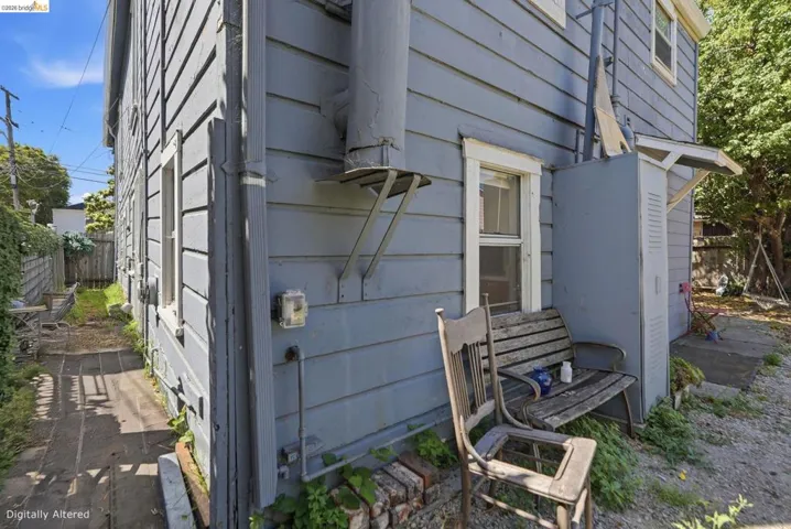 1072 56th St, Oakland, California 94608