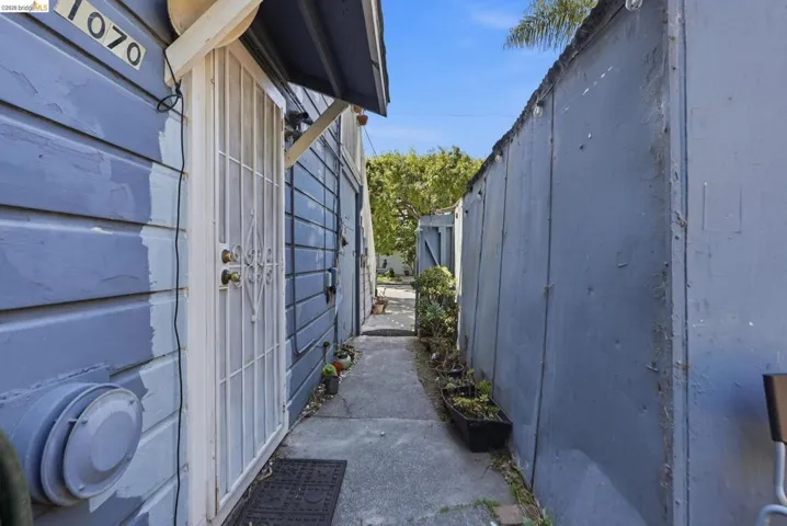 1072 56th St, Oakland, California 94608