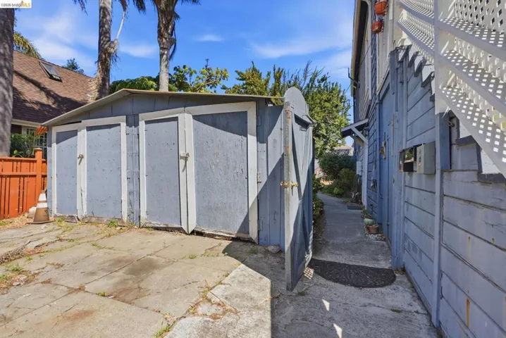 1072 56th St, Oakland, California 94608