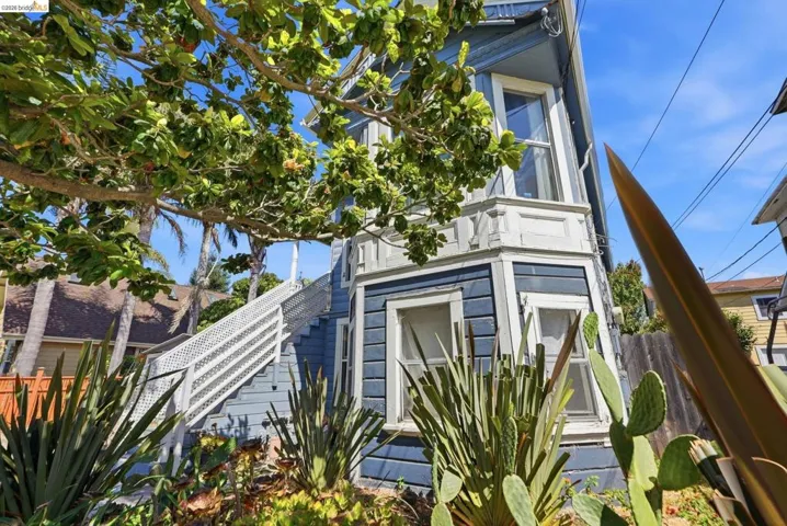 1072 56th St, Oakland, California 94608