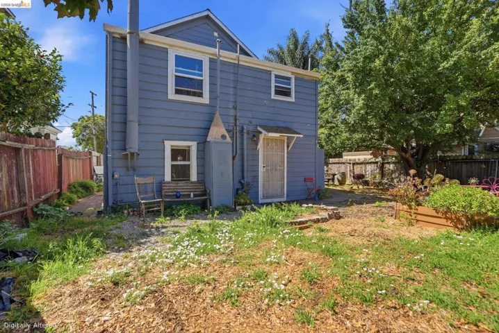 1072 56th St, Oakland, California 94608