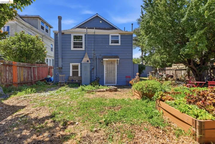 1072 56th St, Oakland, California 94608
