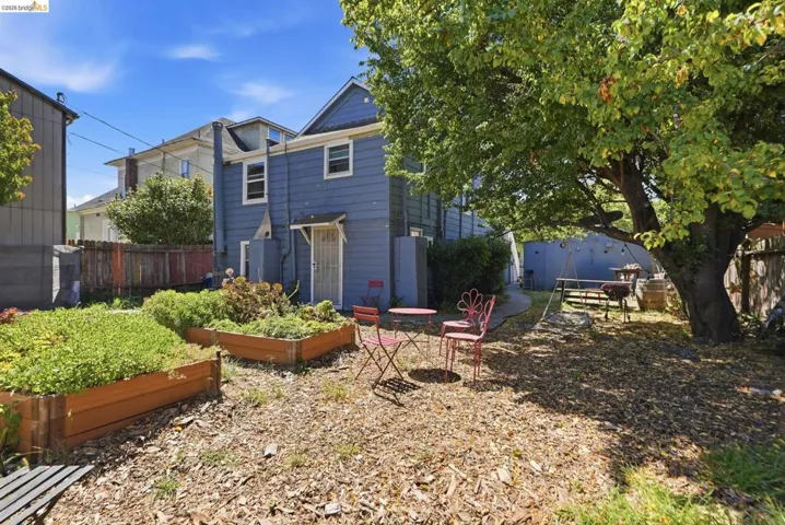 1072 56th St, Oakland, California 94608