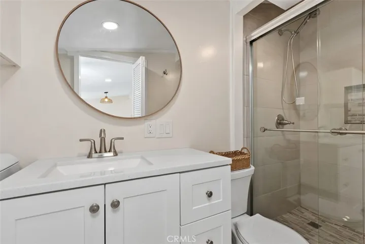 MAIN FLOOR BATH