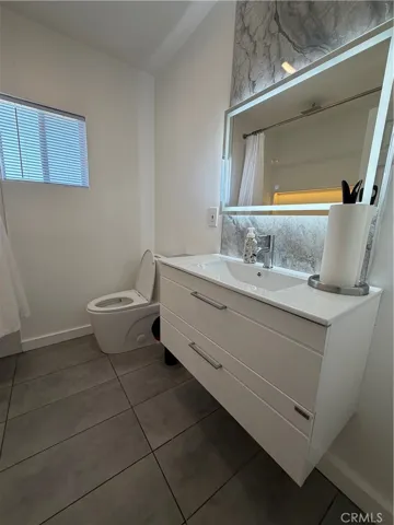 20457 Eccles, Los Angeles, California 91306