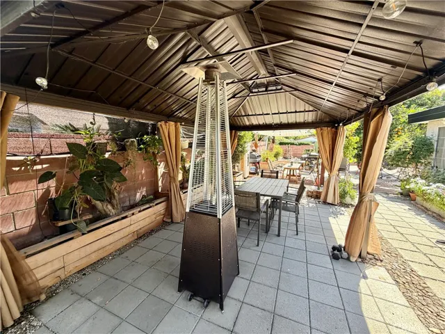 20457 Eccles, Los Angeles, California 91306