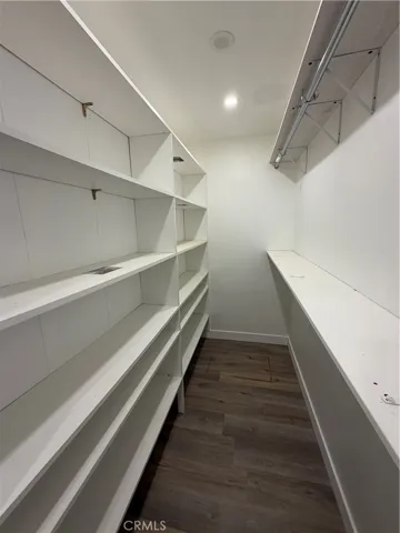20457 Eccles, Los Angeles, California 91306