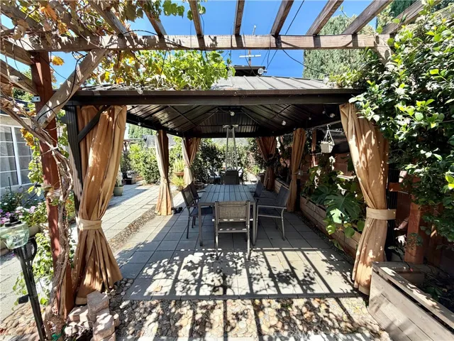 20457 Eccles, Los Angeles, California 91306