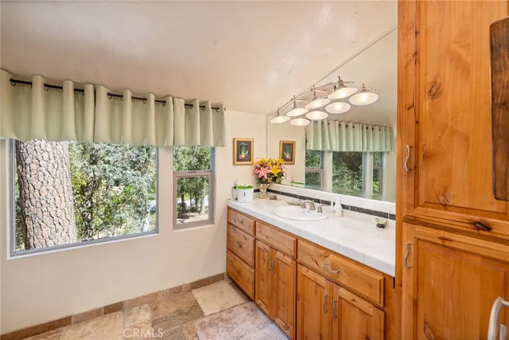 45871 Sutton Drive, Oakhurst, California 93644