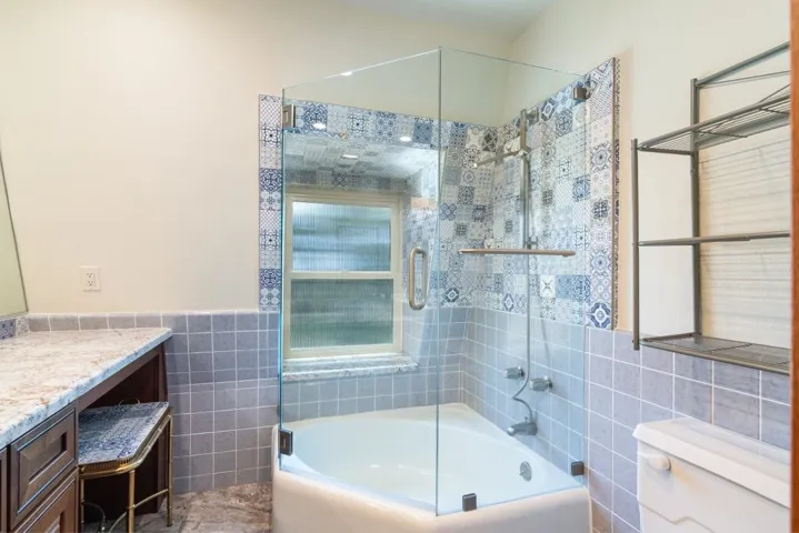 Upstairs hall bath
