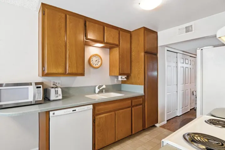 450 W Vermont Ave 807, Escondido, California 92025
