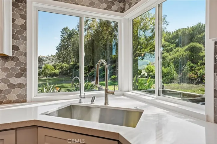 Nice view while doing the dishes!