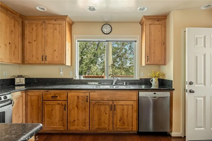 1465 Golden Rule Lane, Lake Arrowhead, California 92352
