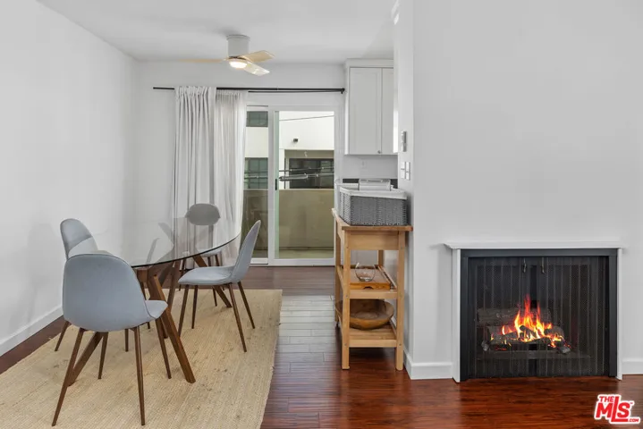 11836 Mayfield Avenue 9, Los Angeles, California 90049