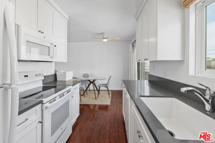 11836 Mayfield Avenue 9, Los Angeles, California 90049