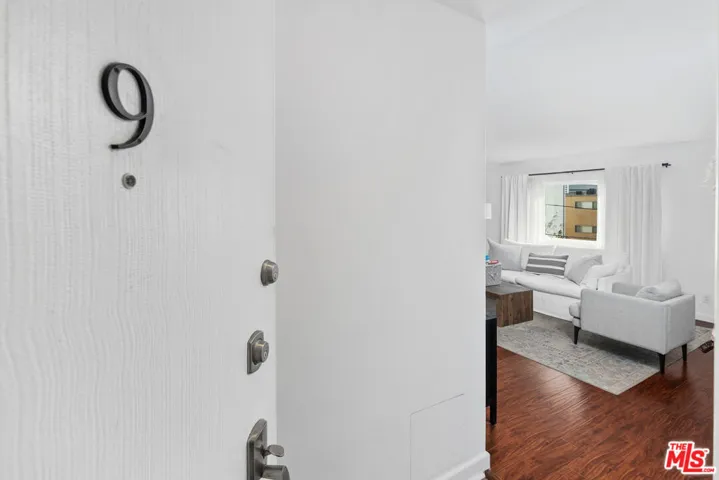 11836 Mayfield Avenue 9, Los Angeles, California 90049