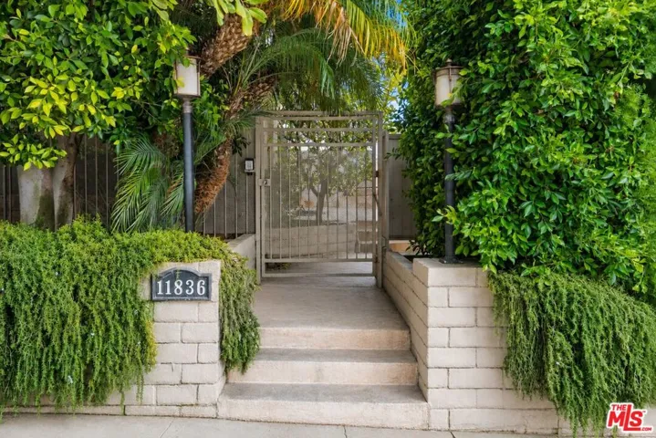 11836 Mayfield Avenue 9, Los Angeles, California 90049