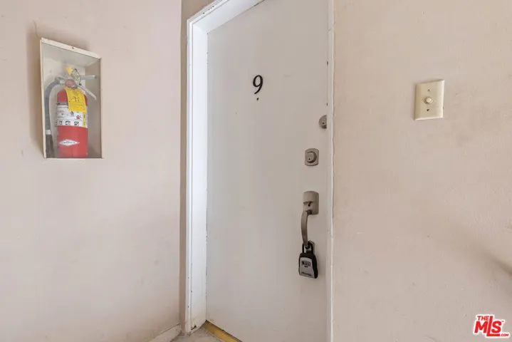 11836 Mayfield Avenue 9, Los Angeles, California 90049