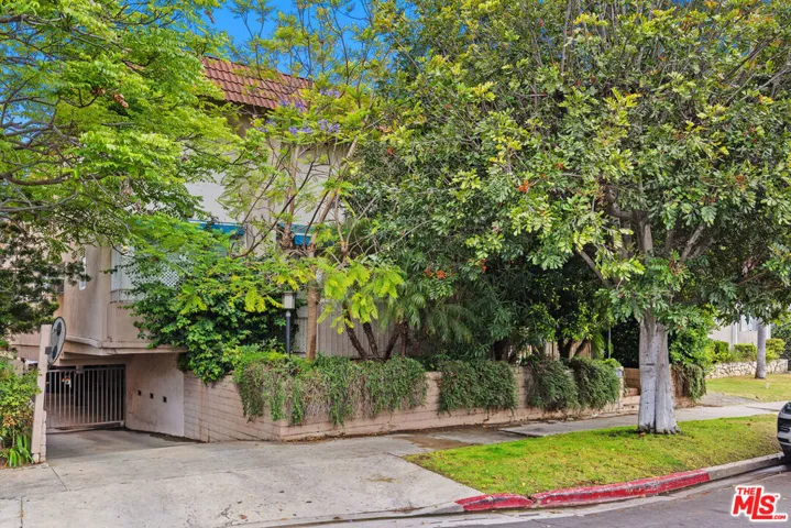 11836 Mayfield Avenue 9, Los Angeles, California 90049