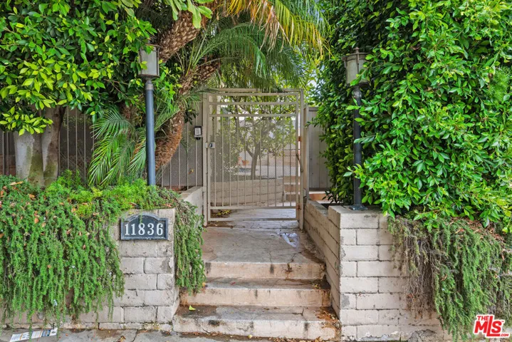 11836 Mayfield Avenue 9, Los Angeles, California 90049