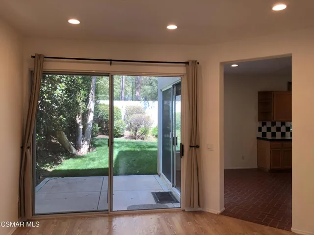 Dining area slider