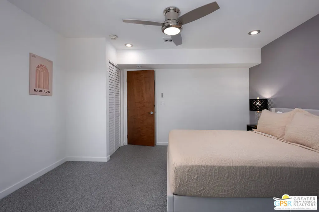 Guest Bedroom- Unit 104 - Quer