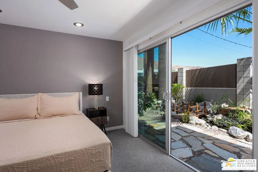 Guest Bedroom- Unit 104 - Quer
