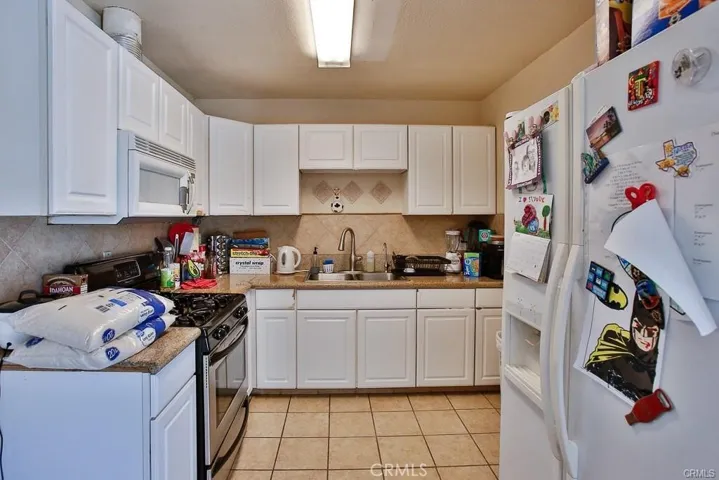 2302 W La Verne Avenue, Santa Ana, California 92704