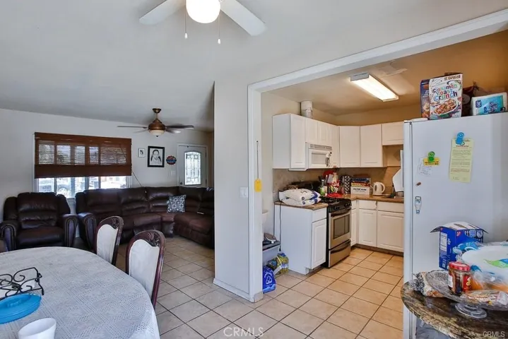 2302 W La Verne Avenue, Santa Ana, California 92704
