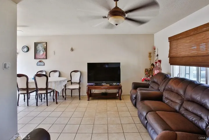 2302 W La Verne Avenue, Santa Ana, California 92704