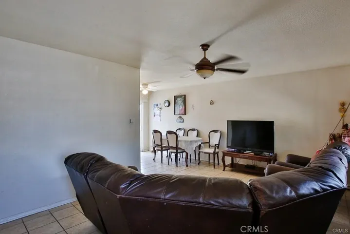 2302 W La Verne Avenue, Santa Ana, California 92704