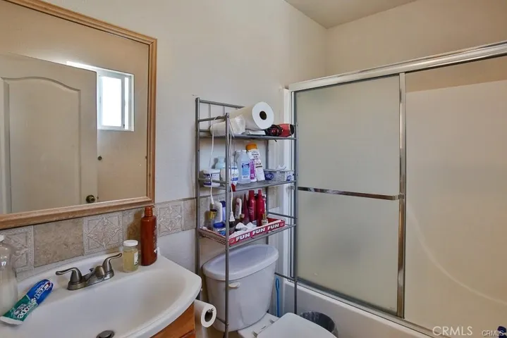 2302 W La Verne Avenue, Santa Ana, California 92704