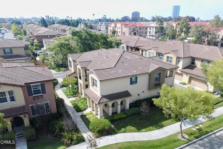 Aerial view from Riverpark Blvd