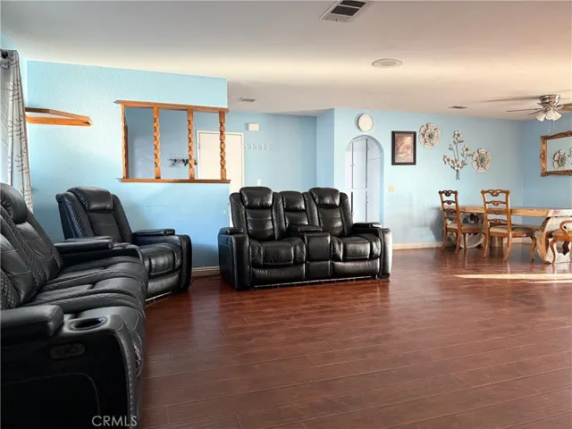11910 Hawthorne, Hesperia, California 92345