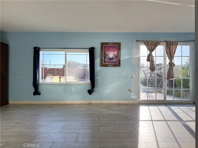 11910 Hawthorne, Hesperia, California 92345